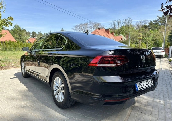 Volkswagen Passat cena 74899 przebieg: 168000, rok produkcji 2020 z Opatów małe 667